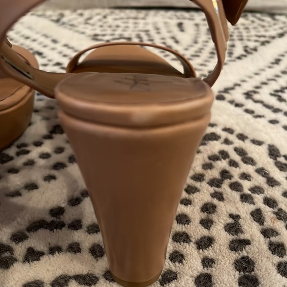 Arturo Chiang AT-Paulline Nude Wedge Heel sz 8M/38 - Picture 7 of 11